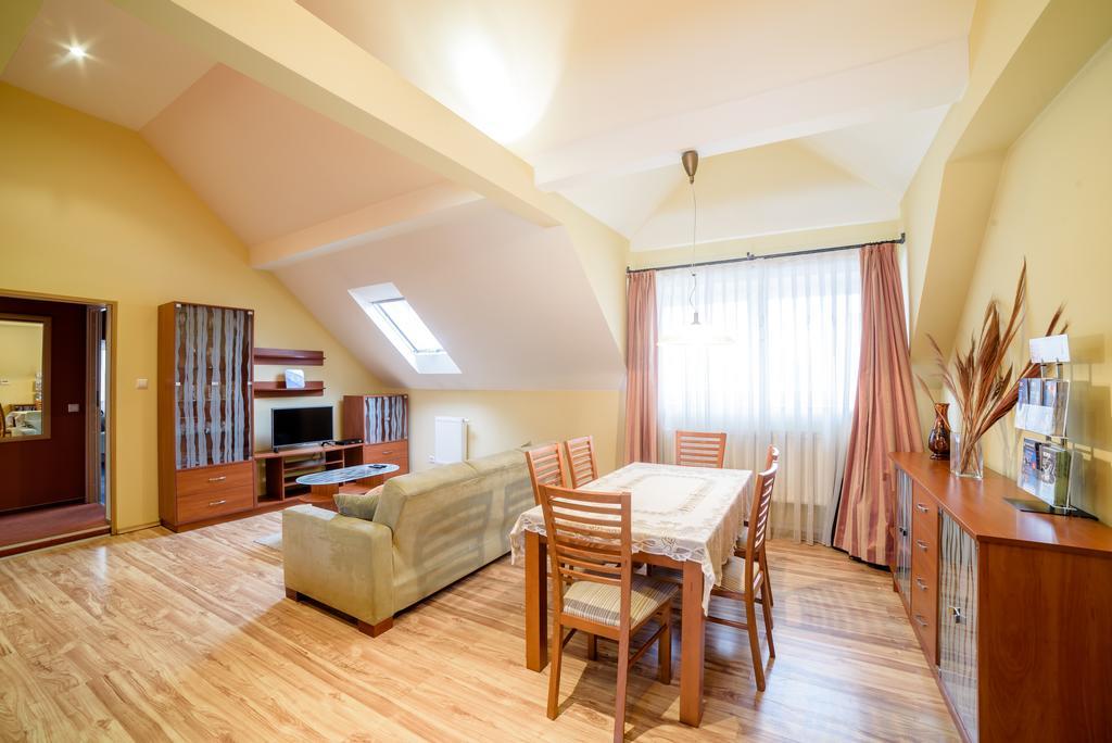 Park Apartment Cracovie Extérieur photo