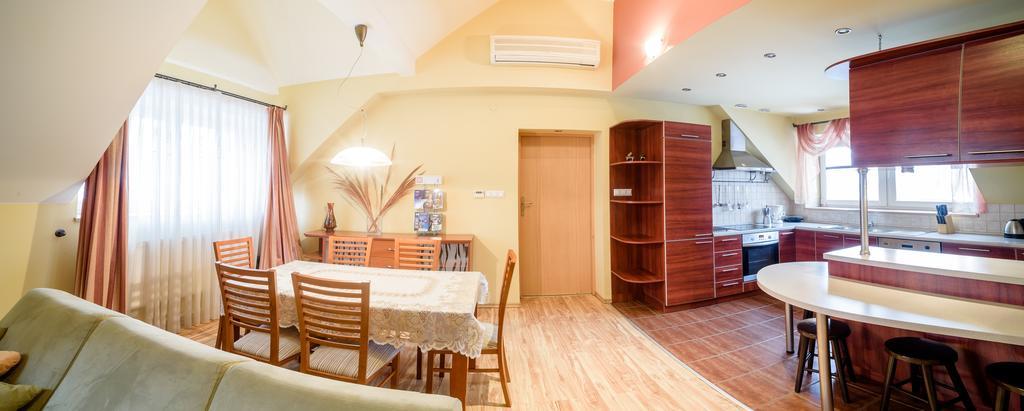 Park Apartment Cracovie Extérieur photo