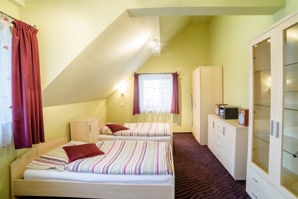 Park Apartment Cracovie Extérieur photo