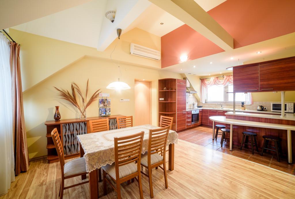 Park Apartment Cracovie Extérieur photo